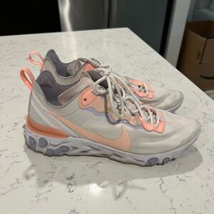 Nike react!